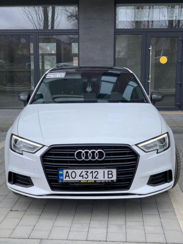 У Сваляві виставили на продаж три авто: від Volkswagen Caddy до Audi A3