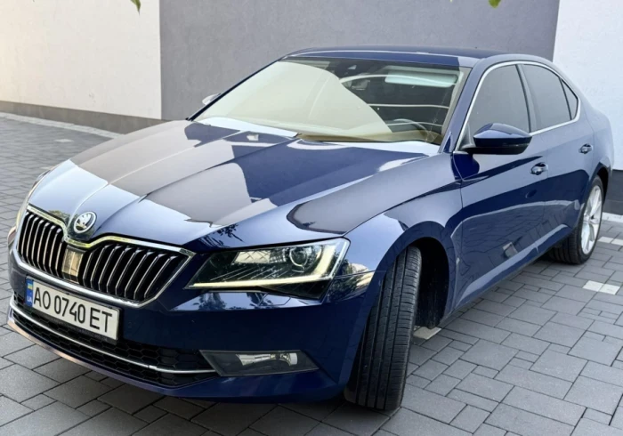 У Сваляві виставили на продаж три авто: від Volkswagen Caddy до Audi A3