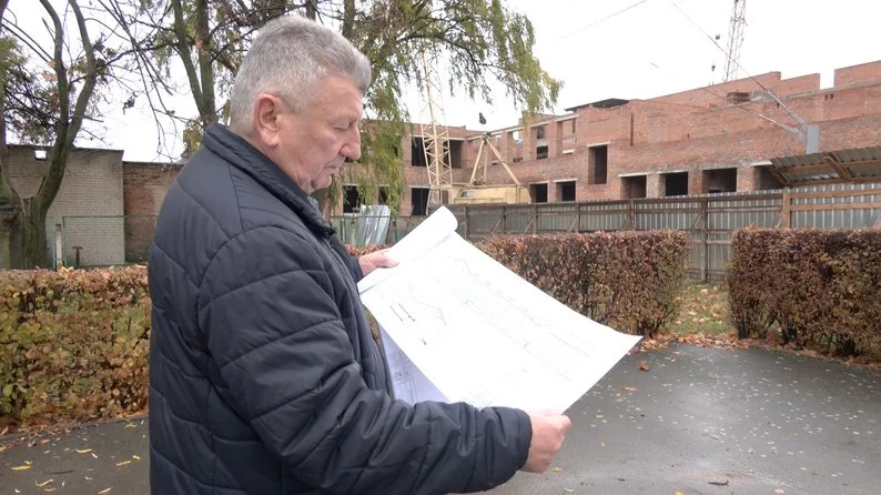 “Всі акти, зависли в міністерствах”: чому затримується будівництво 13 школи у Луцьку
