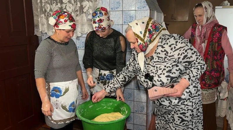 “Дай, Боже, діждати, ще й собі коровай вбірати”: традиція випікання та прикрашання весільного хліба на Волині