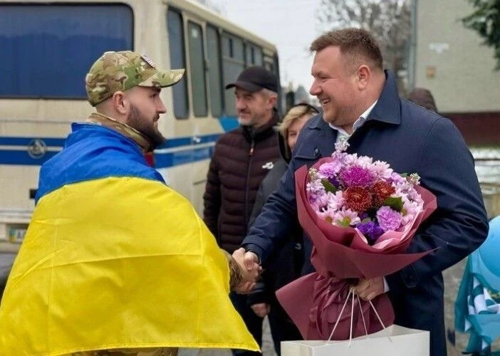 Нововолинськ зустрів воїна-земляка з російського полону