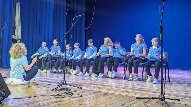Всьоме у “Луцьку” відбувся благодійний концерт “Янголята в колі друзів” за участі дітей з інвалідністю