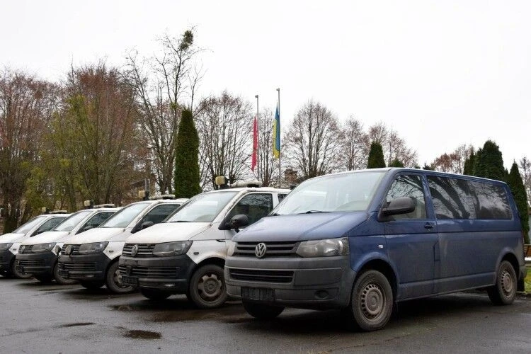 Прикордонники в Луцьку отримали п’ять авто від Естонії