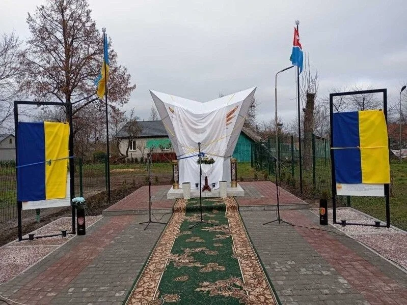 У громаді на Волині відкрили Алею Героїв у День ЗСУ