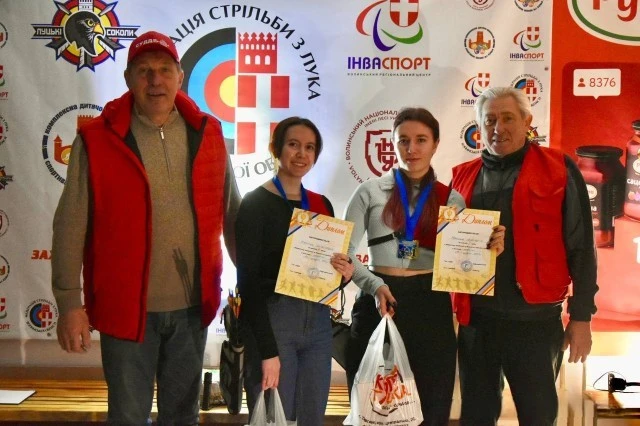 Змагалися попри тривожний ранок і відсутність світла: у Луцьку провели чемпіонат міста зі стрільби з лука.