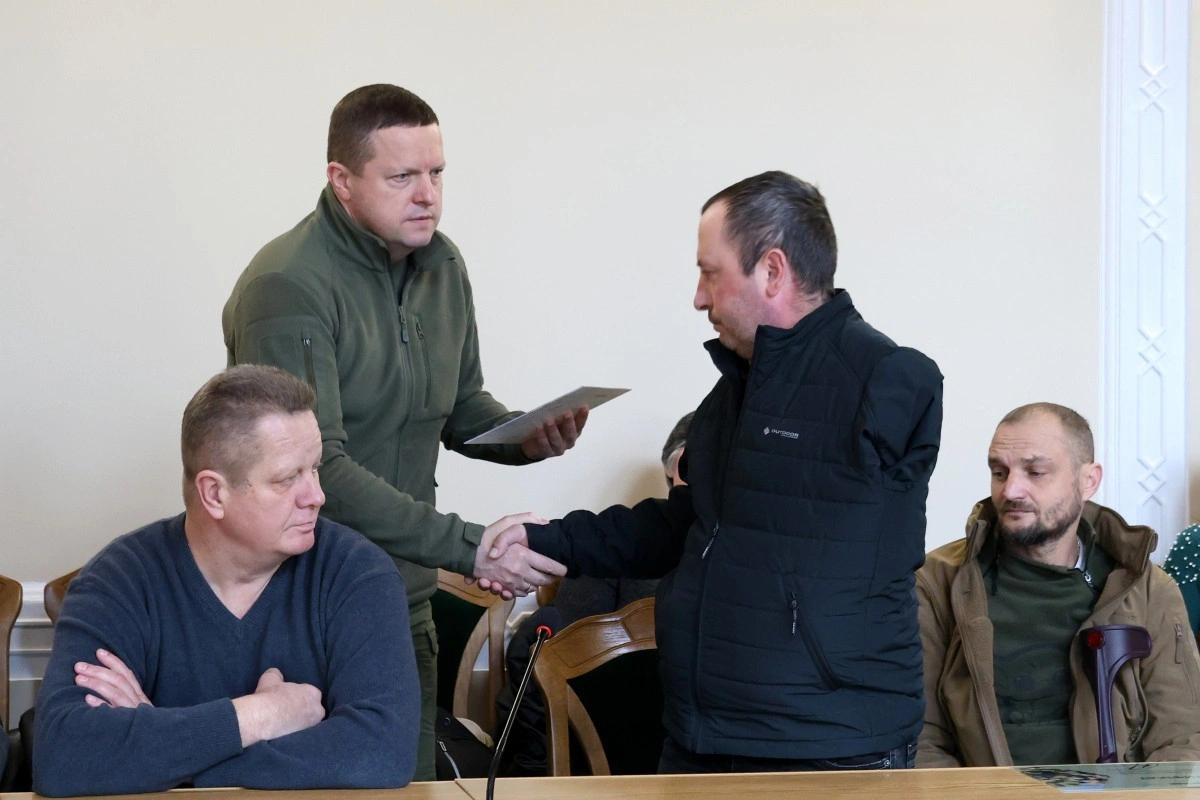 Ветеранам війни та родинам полеглих захисників вручили сертифікати на житло