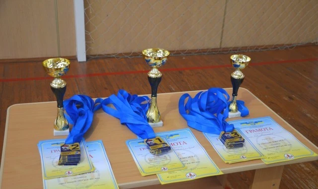 Чотири команди боролися за першість: у Луцьку – чемпіонат КДЮСШ № 1 із волейболу. Фото