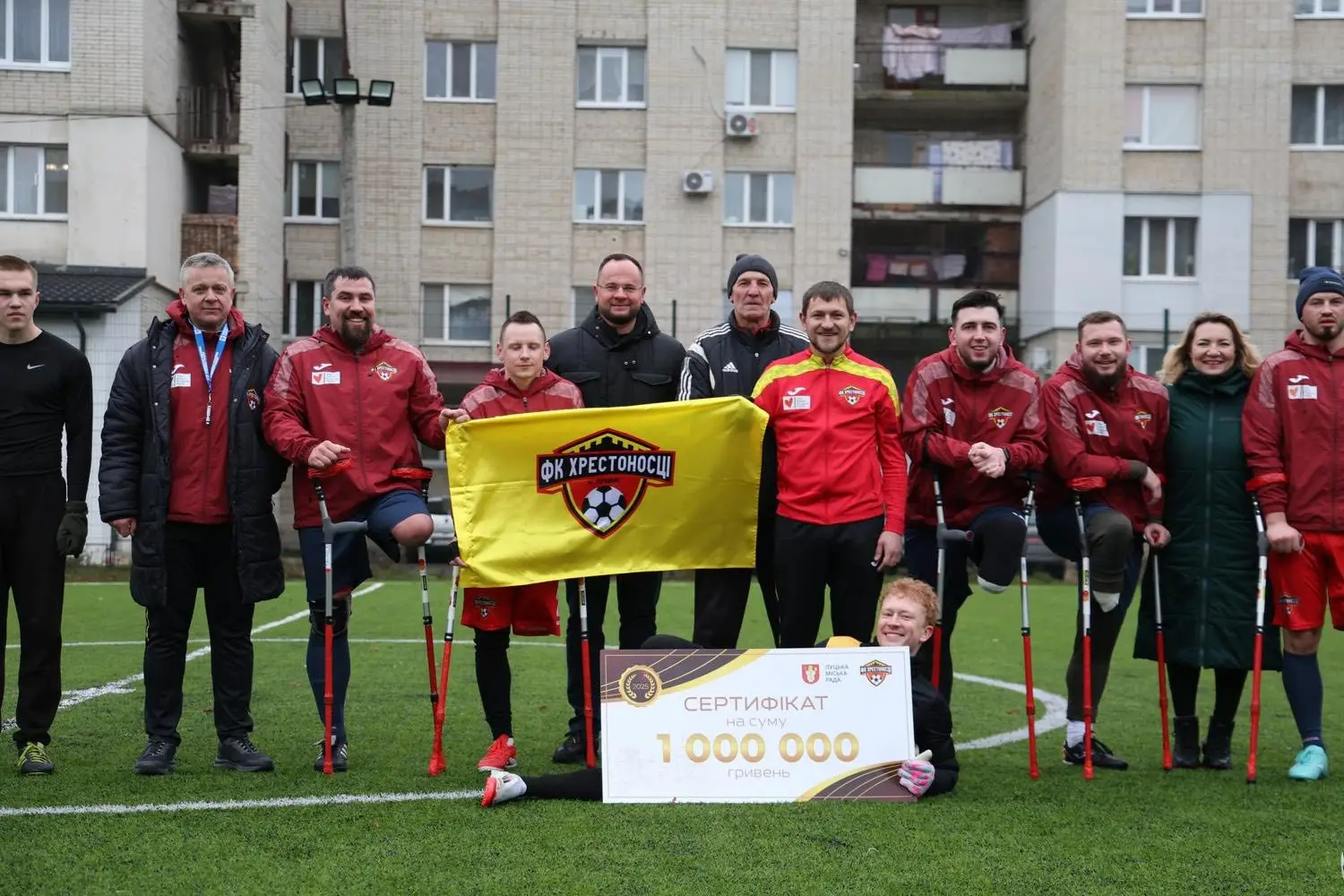 Луцьк інвестує в силу характеру: ампфутбольні «Хрестоносці» отримали мільйон гривень підтримки