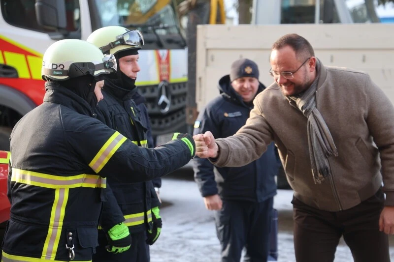 Мільйон на безпеку: луцькі рятувальники отримали нове спорядження для роботи на висоті