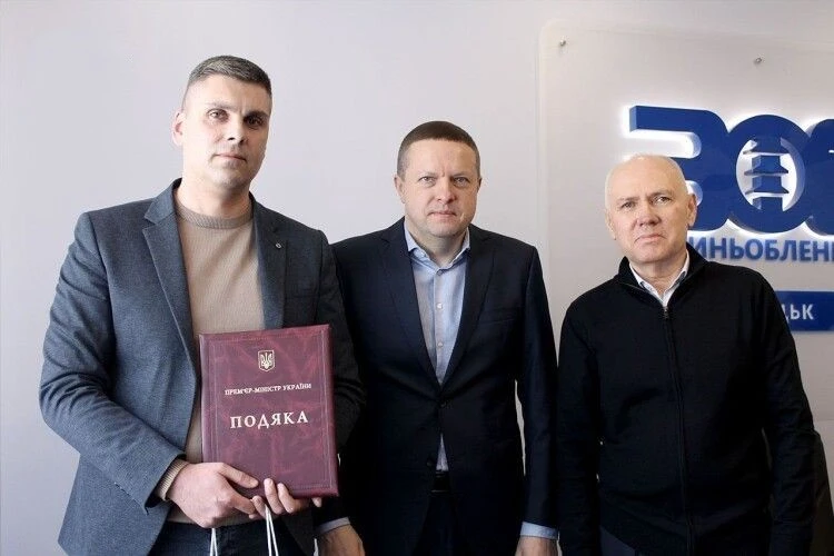 Світло, яке тримають люди: волинських енергетиків відзначили урядовими подяками