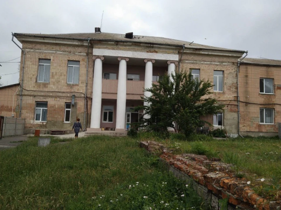 Палац, що зник з мапи розкоші: як шляхетна резиденція в Урвенні перетворилася на руїни