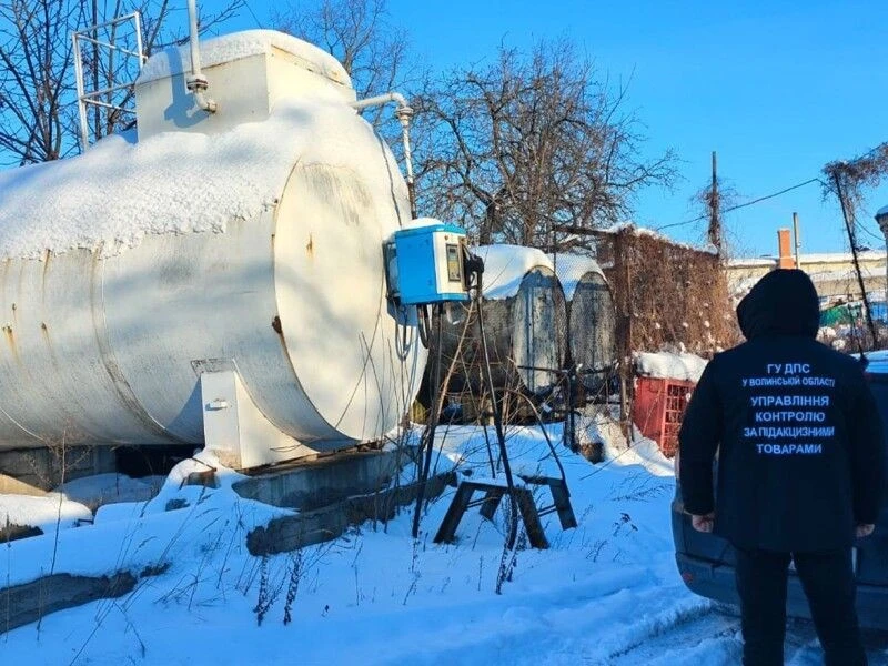 Півтора мільйона гривень за «тінь»: на Волині викрили нелегальну АЗС