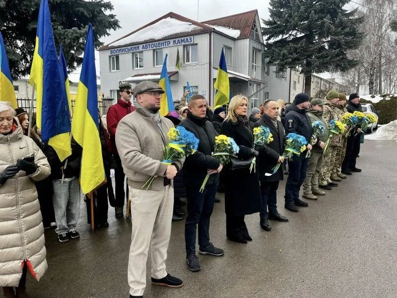 Подвиг, що триває понад століття: у Луцьку вшанували пам’ять Героїв Крут
