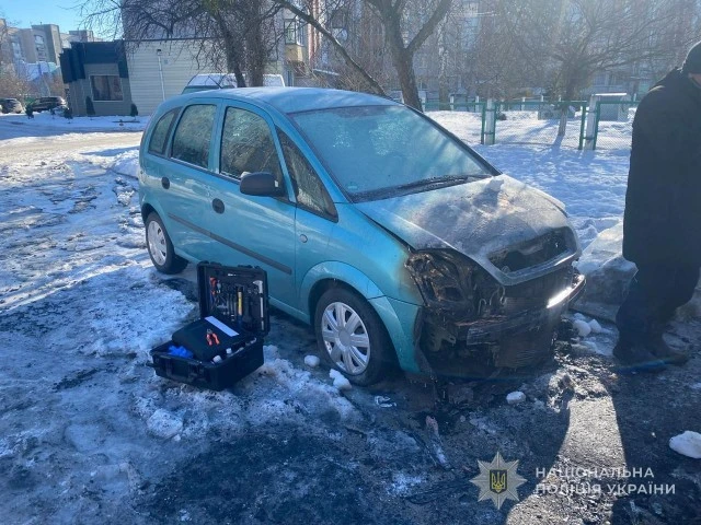 Фатальна обіцянка: у Луцьку затримали 19-річного юнака за замовний підпал автівок