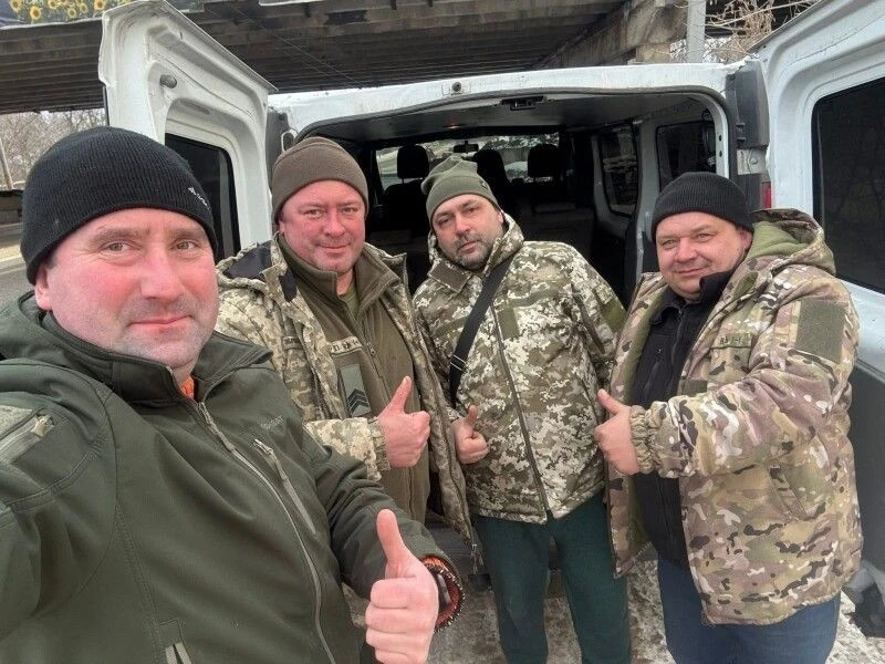 Волинські громади відправили на фронт шість автівок і вантаж підтримки для підрозділів на Сході
