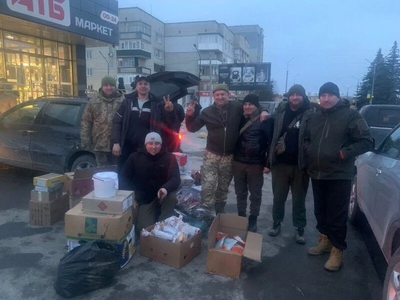Волинські громади відправили на фронт шість автівок і вантаж підтримки для підрозділів на Сході