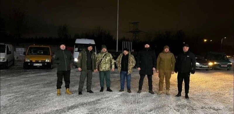 Волинські громади відправили на фронт шість автівок і вантаж підтримки для підрозділів на Сході