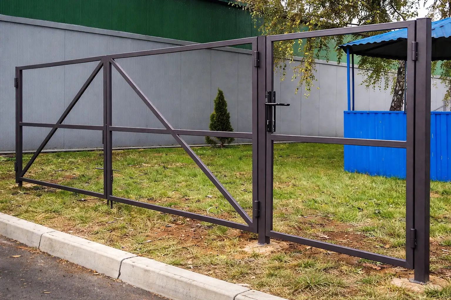Як правильно зробити забор з металопрофілю самостійно