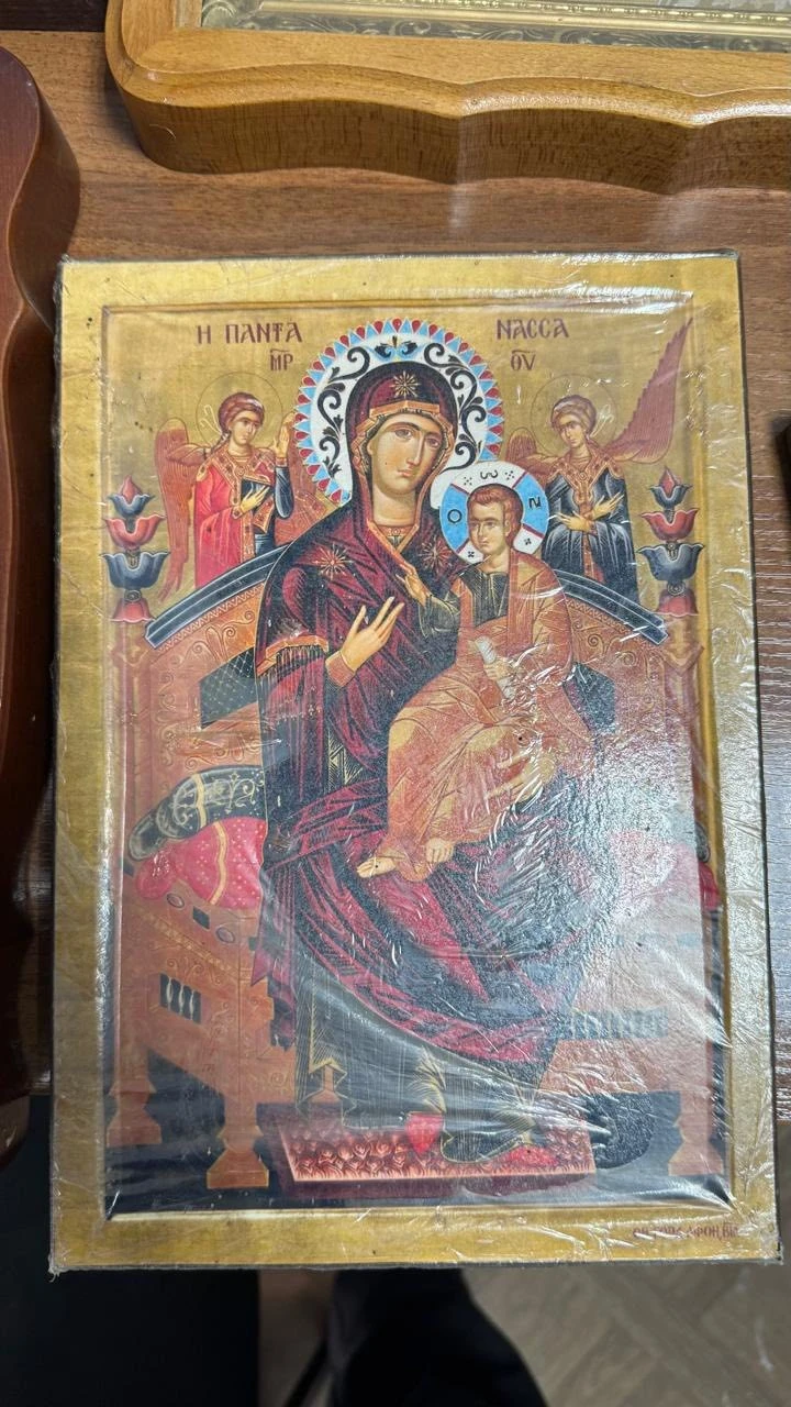 На пункті пропуску “Ягодин” зупинили спробу вивезення дев’яти ікон до Польщі
