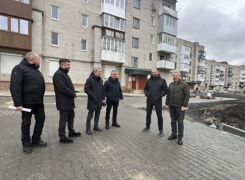Масштабна реновація у Ковелі: як проблемний двір перетворюють на інклюзивний простір