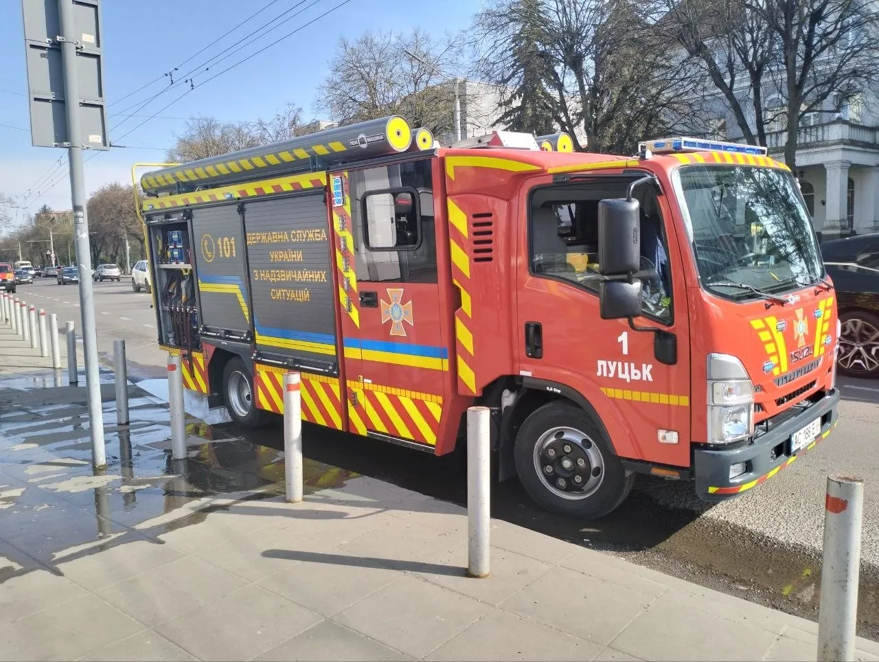 Надзвичайна ситуація в луцькому РЦ “Промінь”: через спалах олії на кухні евакуювали відвідувачів