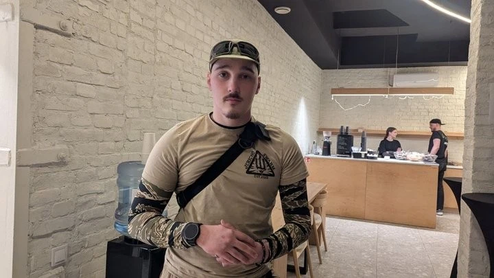 Дрони, монолог та пошук спільних сенсів: як у Луцьку долали «Прірву» між фронтом і тилом