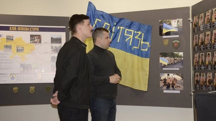Експонат з кабіни винищувача: Karaya віддав власне спорядження волинським історикам