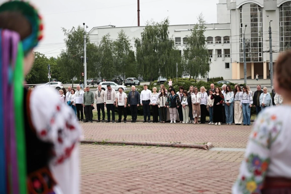 Оберіг на щодень: Україна святкує 20-річчя Дня вишиванки