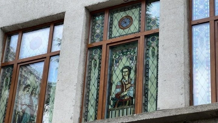 Луцький університет прикрасили вітражем Лесі Українки